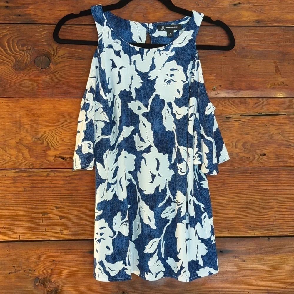 INC International | Floral Flowy Blue White Shoulder Cutout Tank Top Size M - Picture 3 of 7